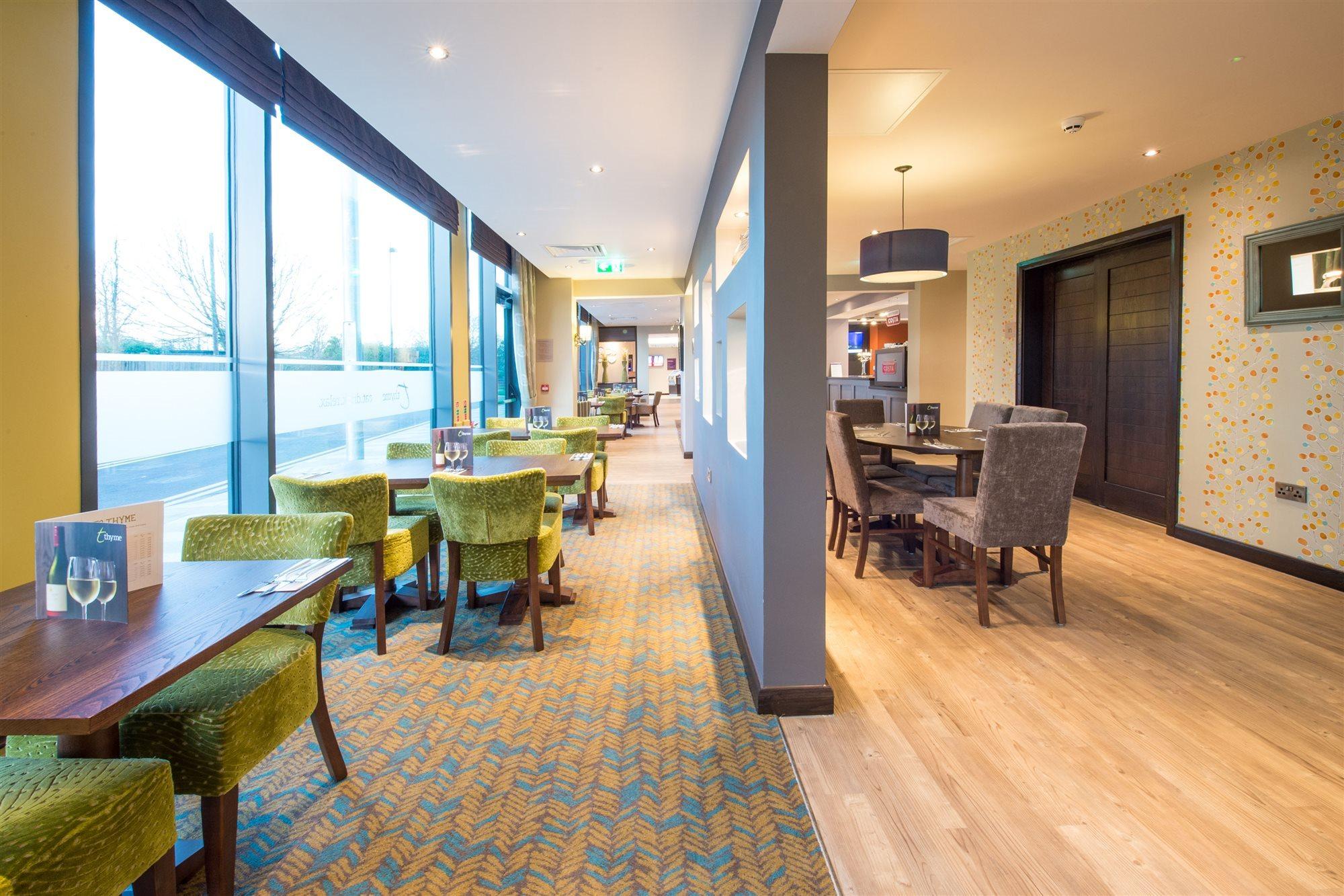 Premier Inn Maidenhead Town Centre Exteriör bild