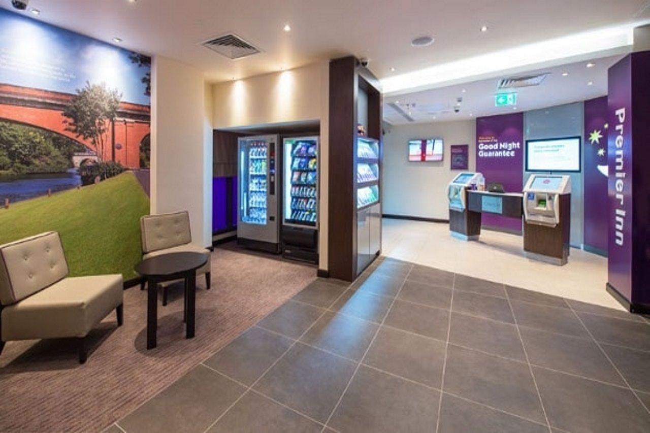 Premier Inn Maidenhead Town Centre Exteriör bild
