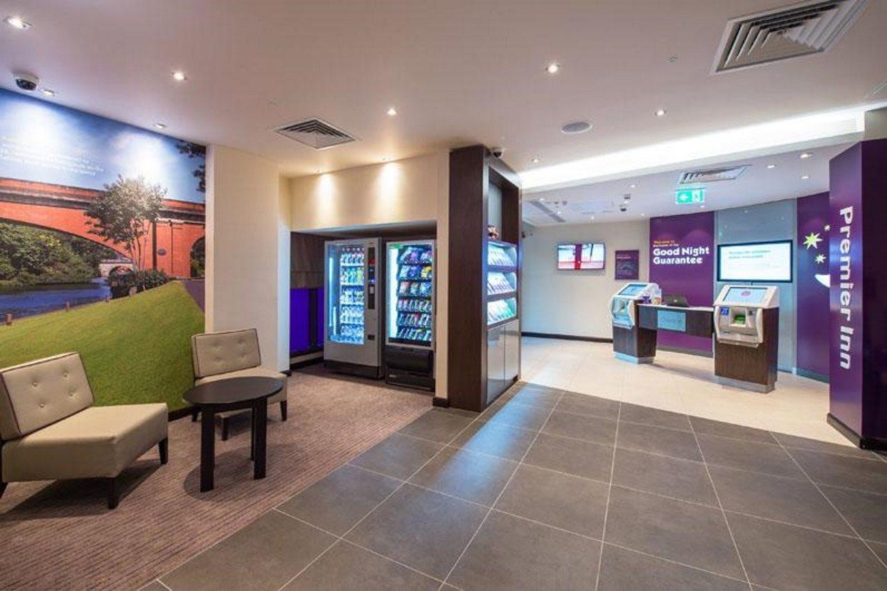 Premier Inn Maidenhead Town Centre Exteriör bild